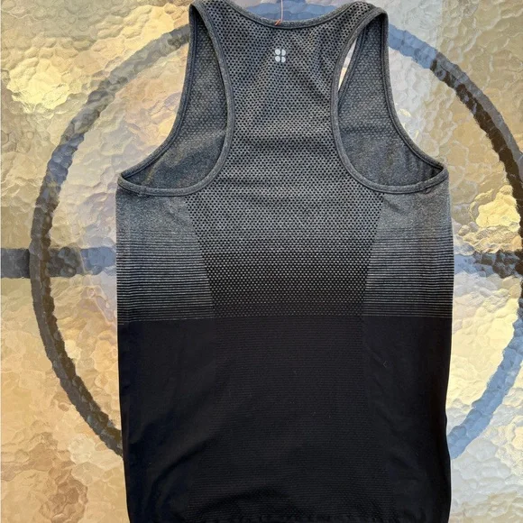 Sweaty Betty,London Gray and Black Ombre racer back Tank Top - Picture 3 of 8